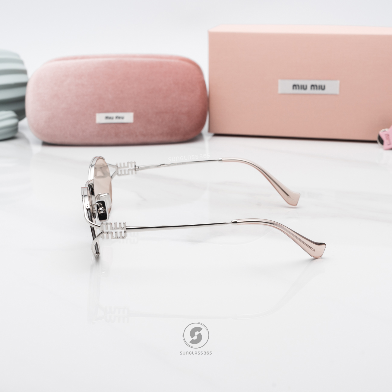 แว่นกันแดด Miu Miu Logo MU52YS 1BC10F