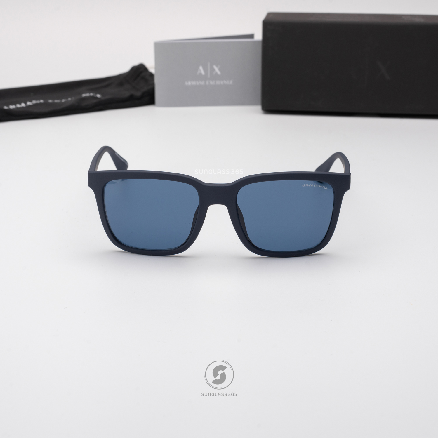 แว่นกันแดด Armani Exchange AX4112SU 818180