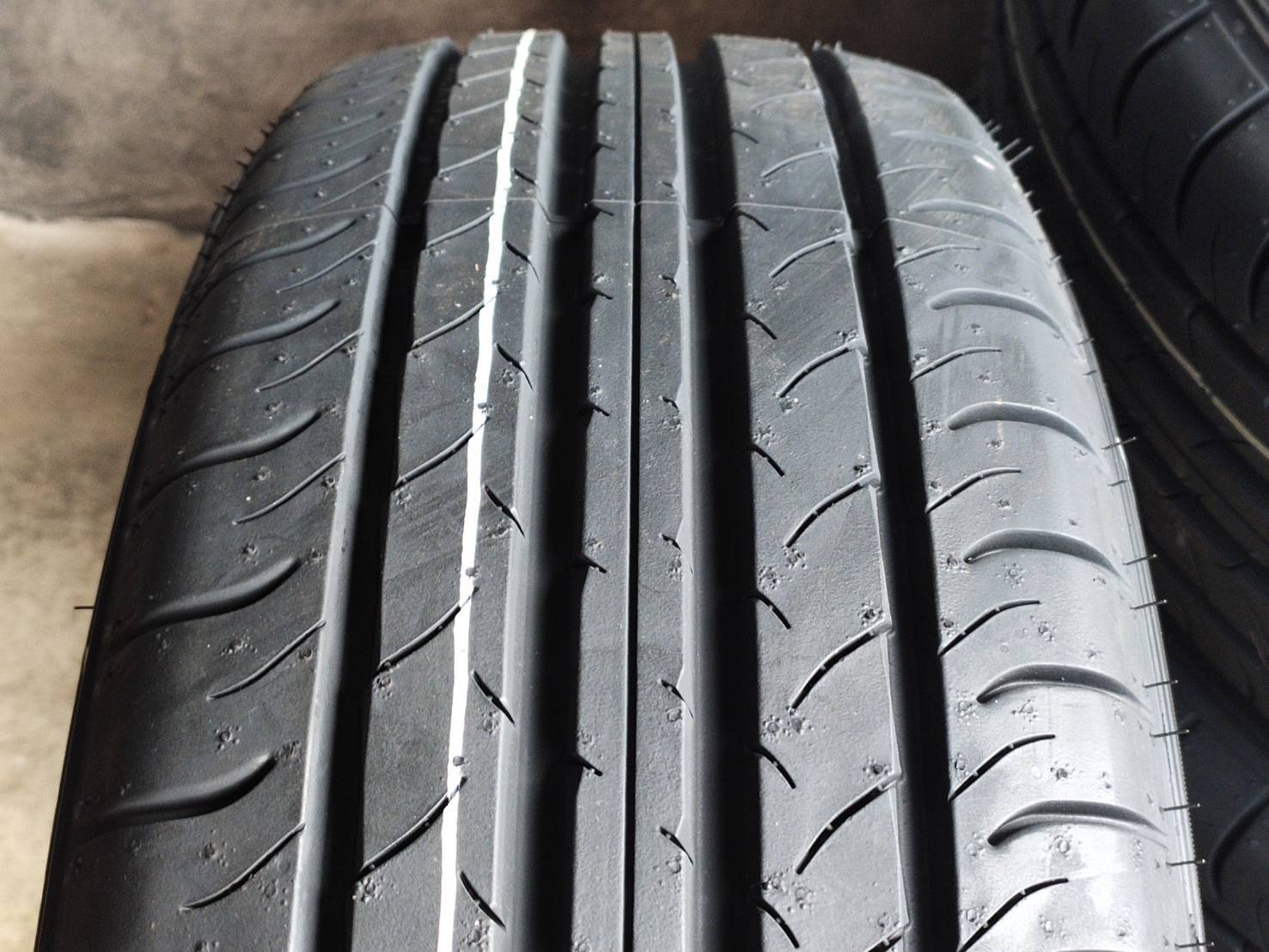 DUNLOP 225/60R18 100H SP SPORT MAXX050