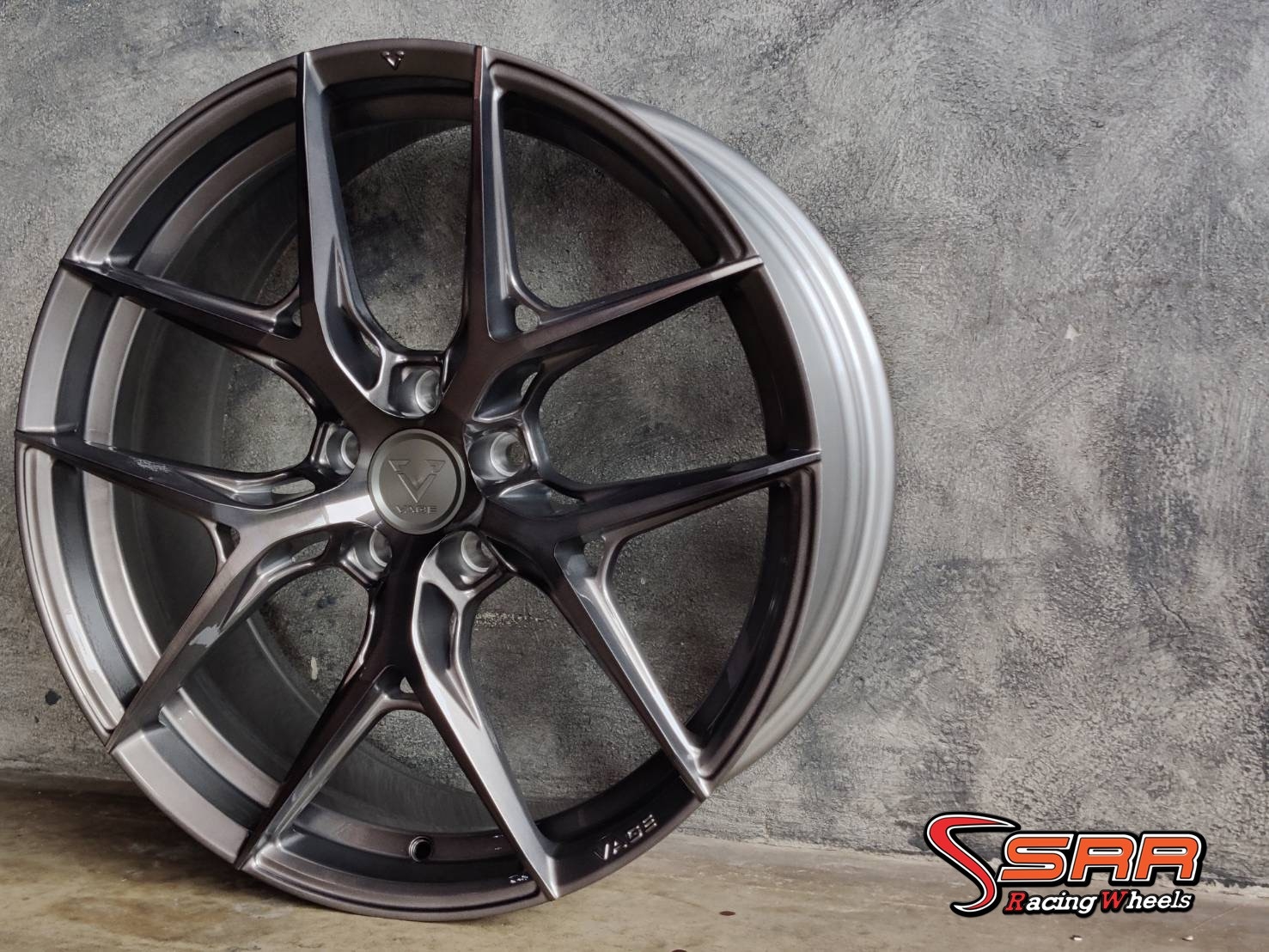VAGE VF04 20X8.5 - 10 5X114.3 35-40 SILVER TITANIUM (ซิลเวอร์ด้าน)