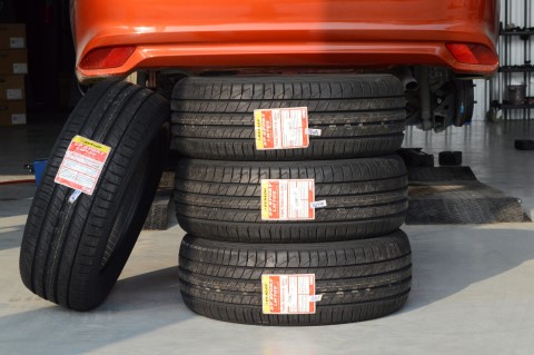 DUNLOP LM705 195/55-15 ใส่ YARIS ราคาพิเศษ