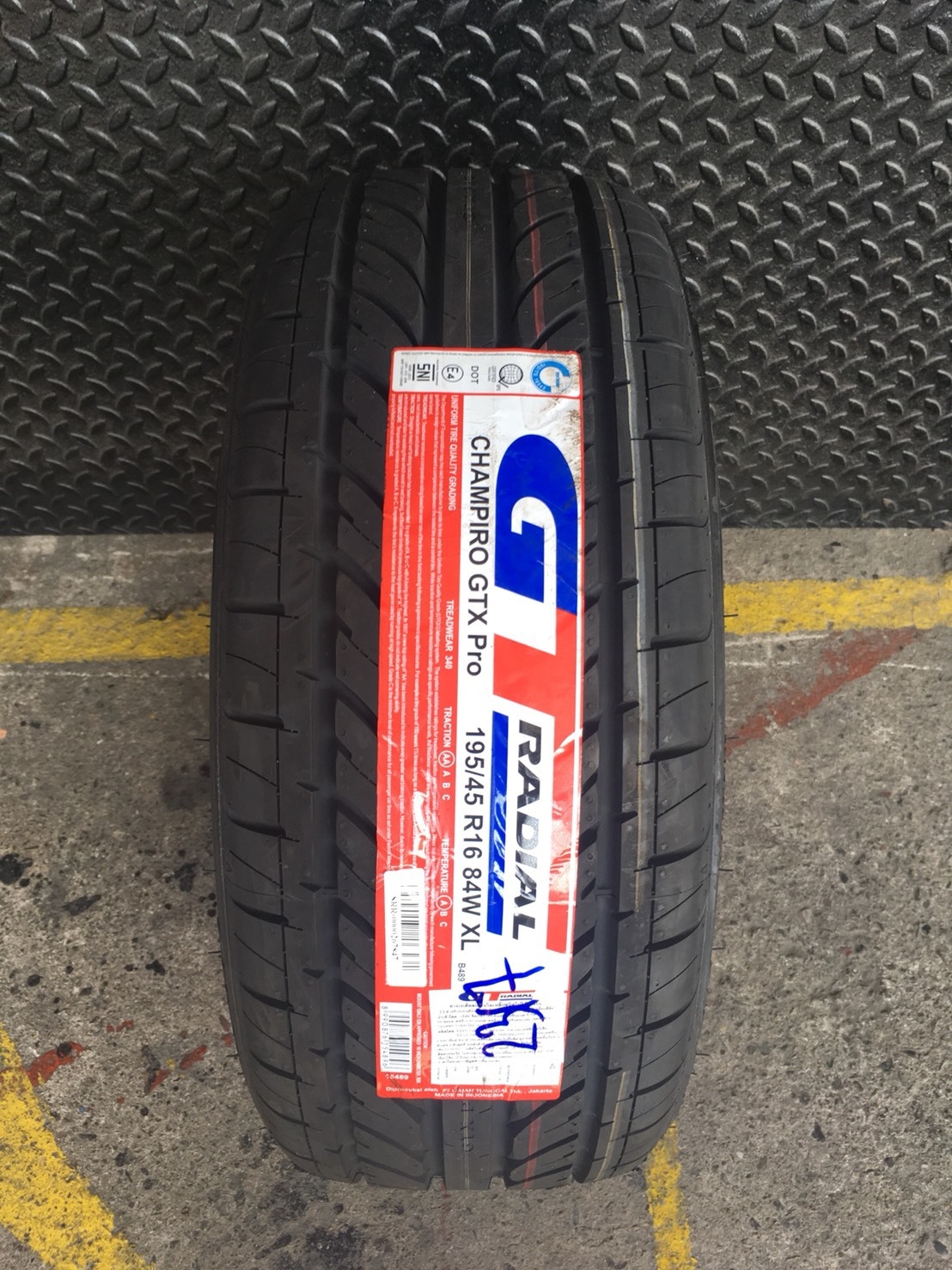 GT-RADIAL CHAMPIRO GTX PRO 195-45-16 เส้น 1500