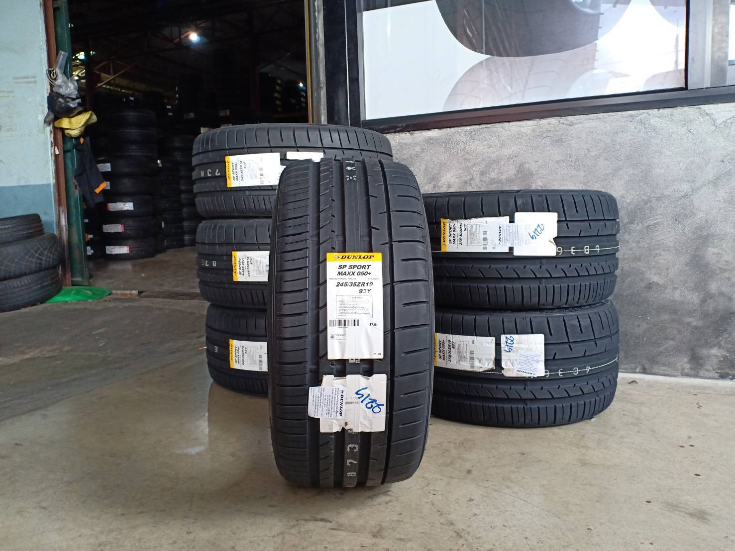 DUNLOP SPORTMAXX050+ 245/35-19 ปี19 ราคาถูก