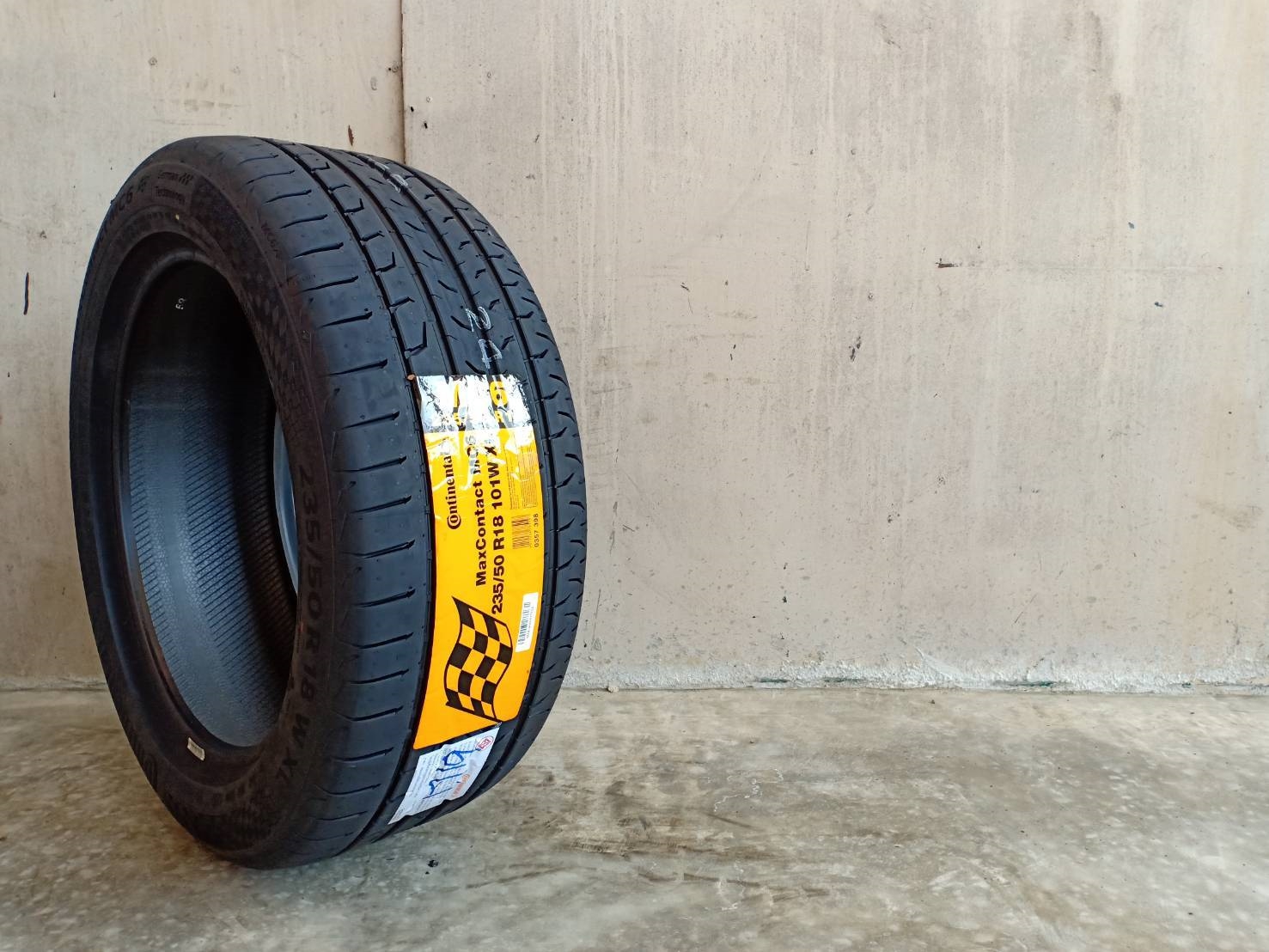 CONTINENTAL 235/50R18 CONTACT MC6 ปี19 ราคาส่ง