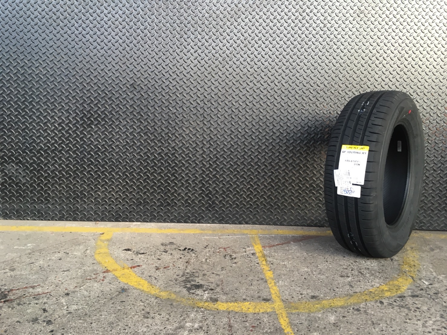 DUNLOP SP TOURING R1 195-65-15 ซื้อ2แถม2 ปี18