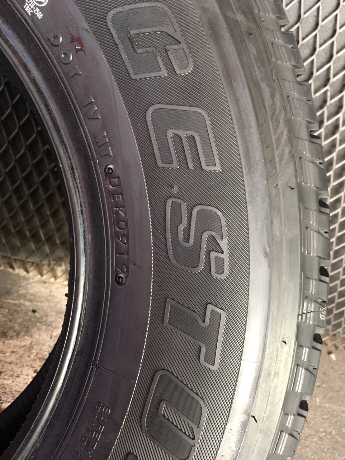 ยางใหม่ ปี19 BRIDGESTONE HT840 245/70-16 ราคาถูก