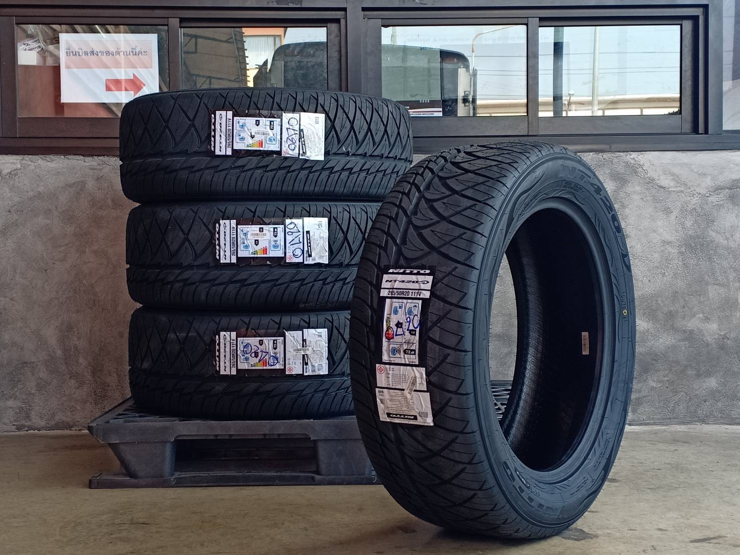 NITTO 265/50R20 NT420SD 111V MADE IN MALAYSIA