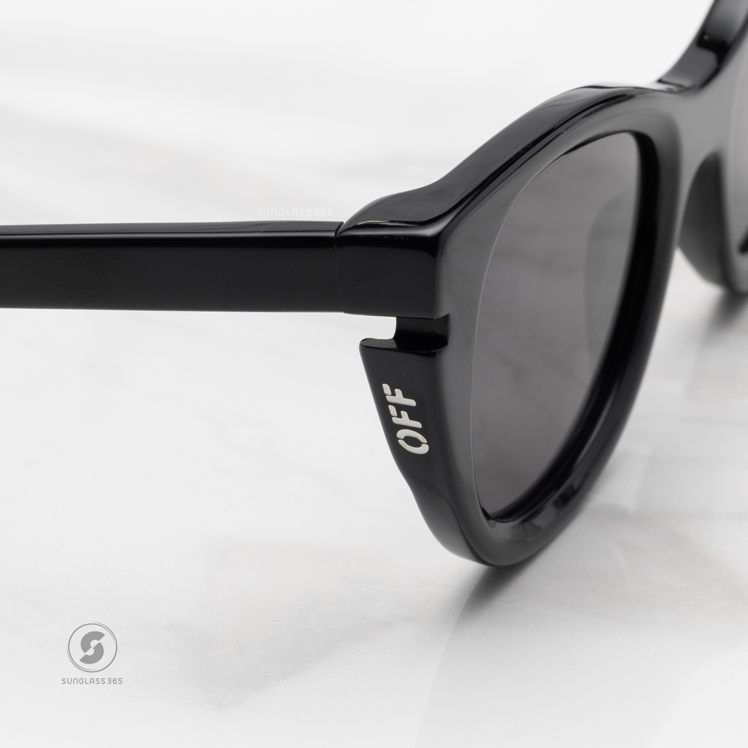 แว่นกันแดด Off-White OERI112 1007