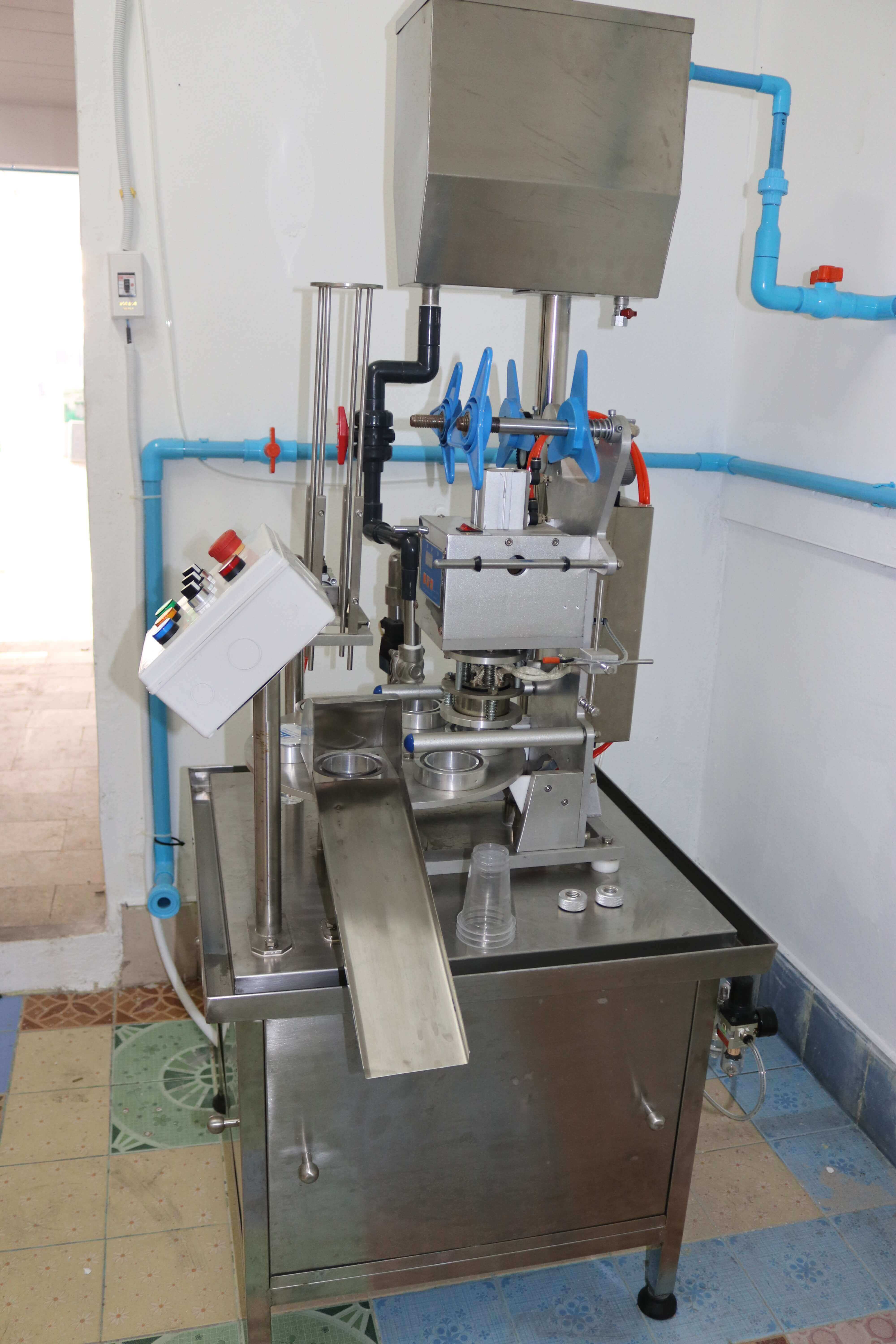 เครื่องบรรจุน้ำแก้วอัตโนมัติ