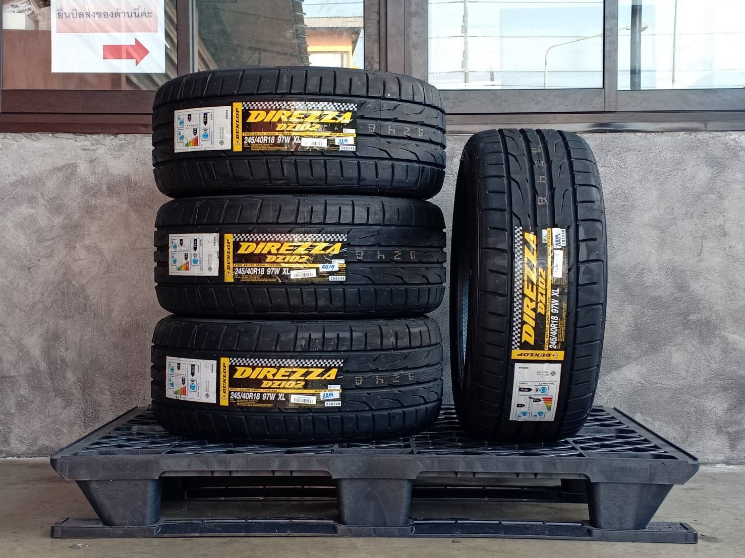 DUNLOP 245/40R18 DIREZZA DZ102 97W XL MADE IN THAILAND
