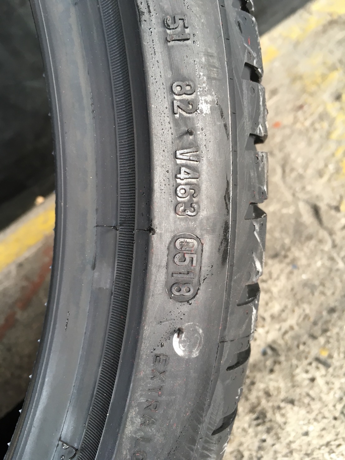 PIRELLI DRAGON SPORT 275/30-20 เส้น 9800 ปี18 ปกติ 11000