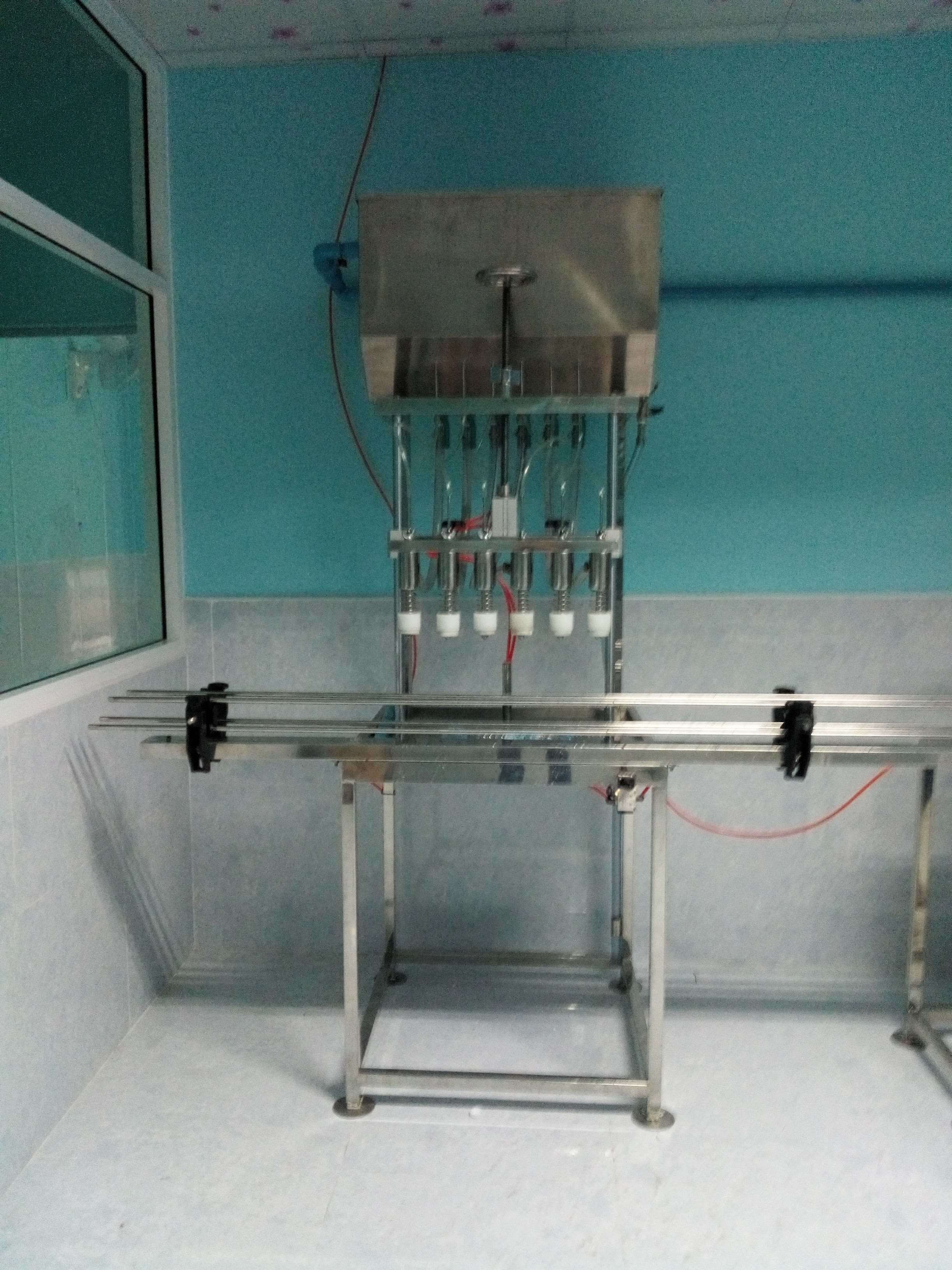 เครื่องบรรจุน้้ำ6หัว