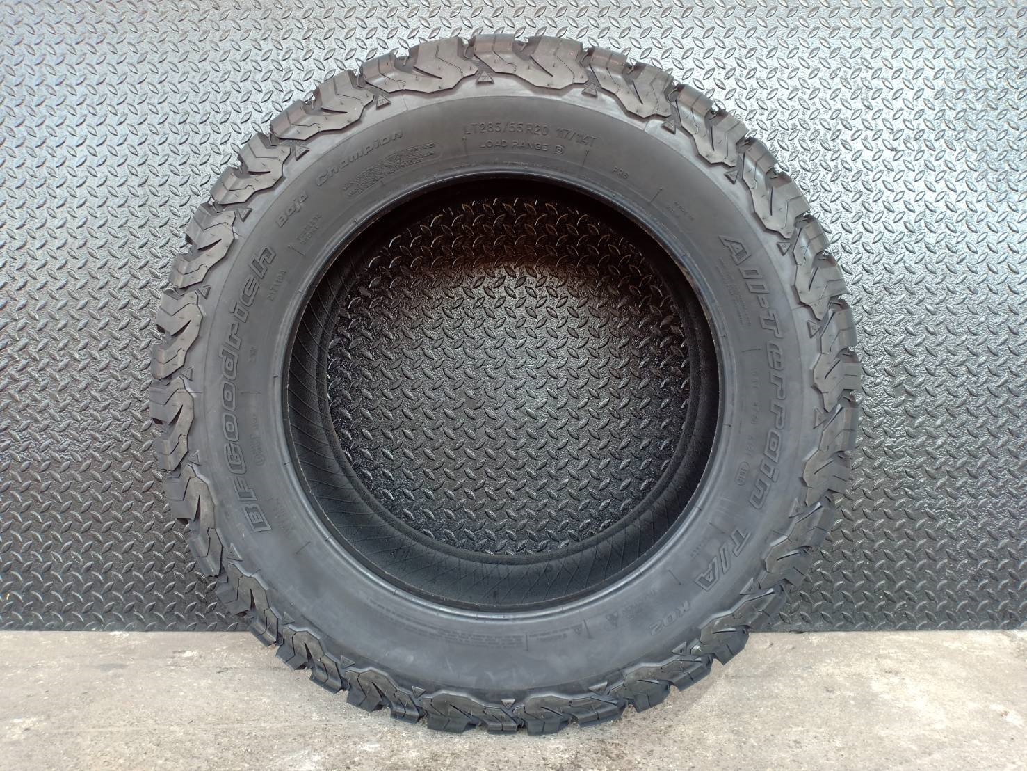 ยางใหม่ BF GOODRICH KO2 285/55-20 ปี18 USA ราคาถูก