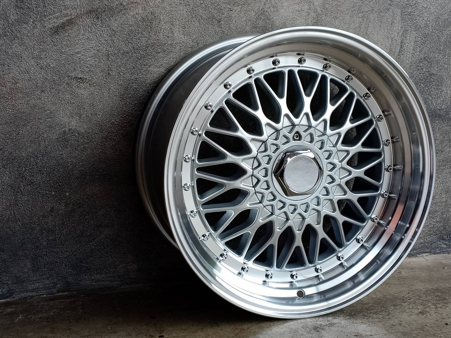 BBS 17X8.5/9.5 8X100/114.3 25 73.1 SIL