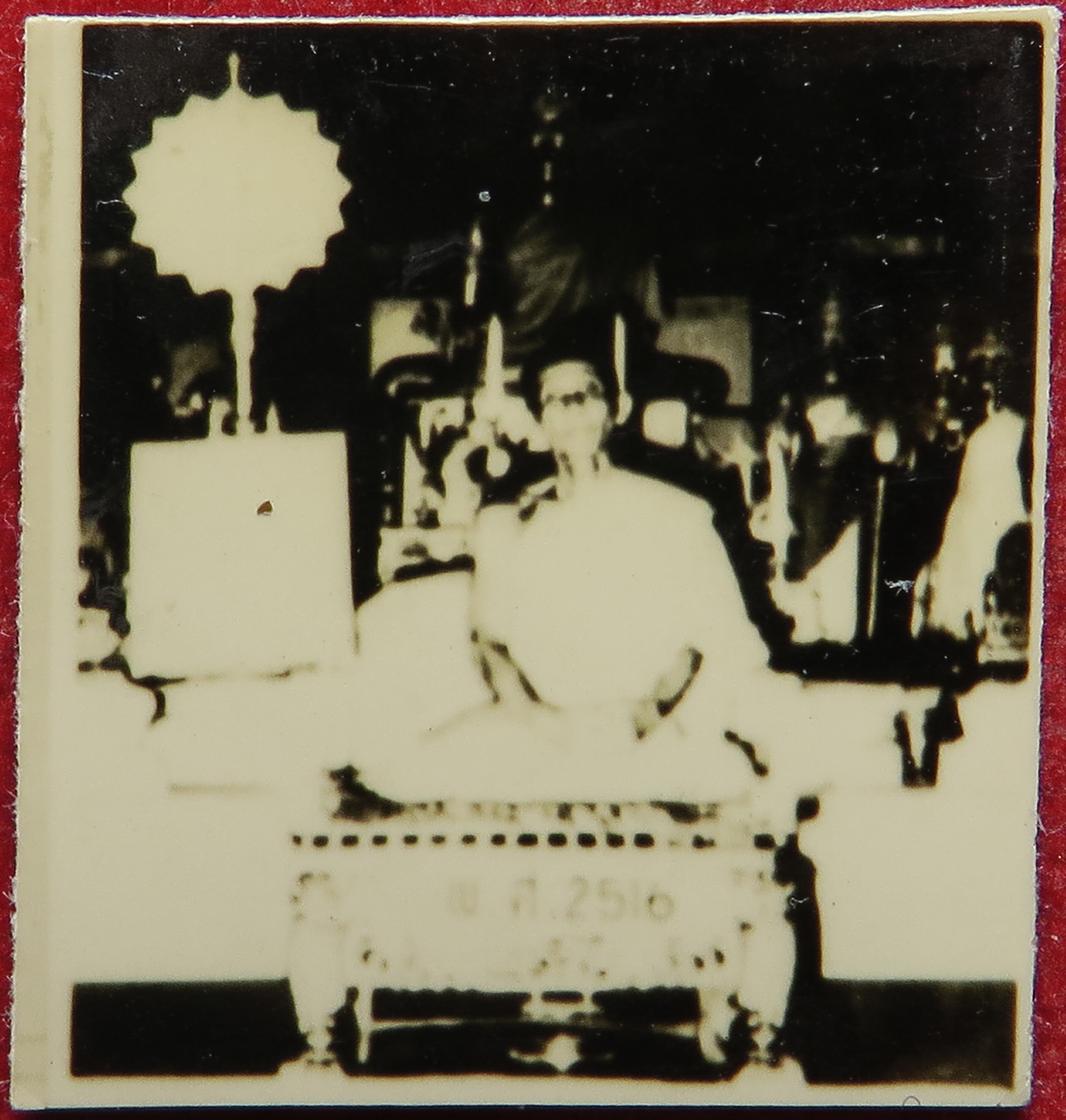 1858 (19) รูปถ่าย ผิวปรอท หลวงพ่อรัตน์ วัดบางบำหรุ จังหวัดกรุงเทพ ปี พ.ศ.2516 (หายาก) รูปจริง ผิวปรอท วิ่งเล่นแสงแวววาว (ส่งฟรี ทั่วประเทศ + รับประกัน พระแท้)