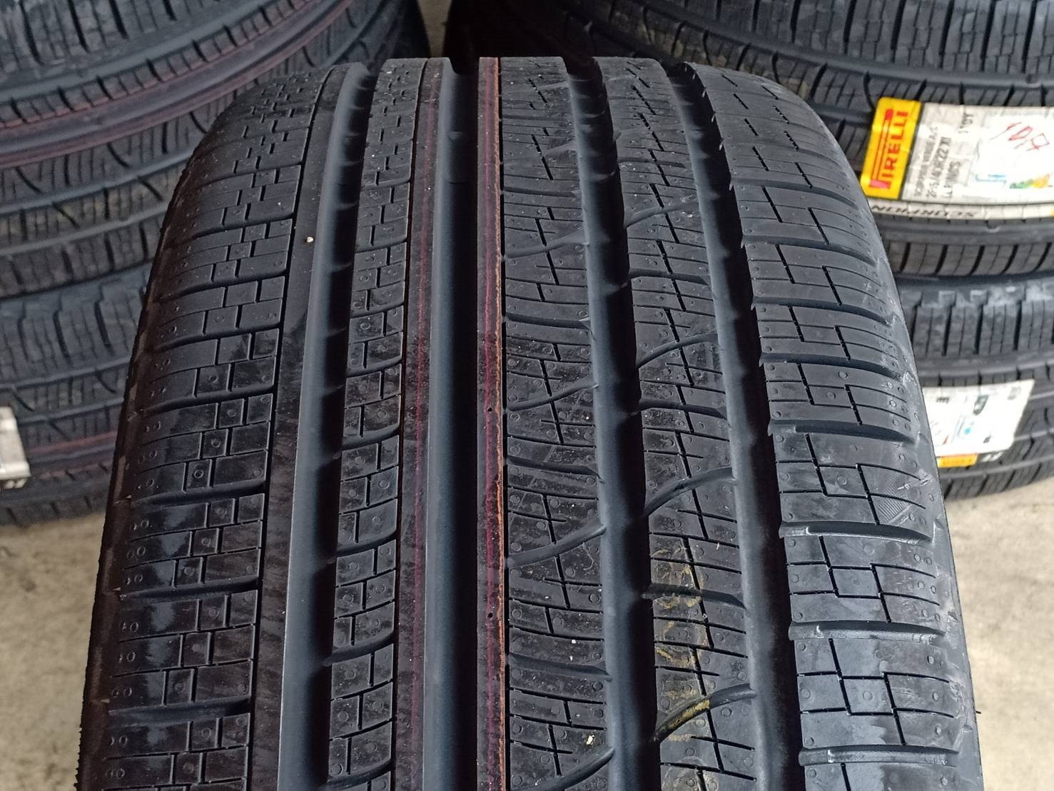PIRELLI SCORPION VERDE 285/40-22 เส้น 5500 ปกติ 20400