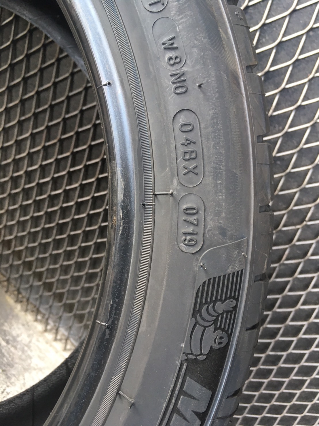 ยางใหม่ปี19 MICHELIN PILOT SPORT4S 215/45-17 ราคาถูก