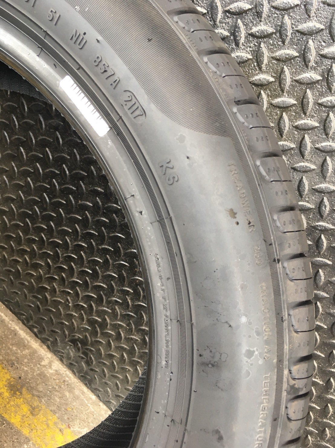 PIRELLI CINTURATO P7 225/50-17 ซื้อ2แถม2