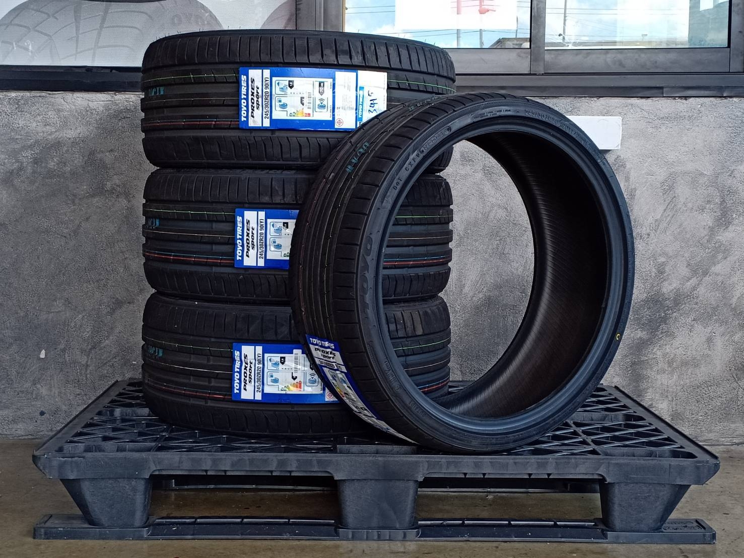 TOYO PROXES SPORT 245/30ZR20 '