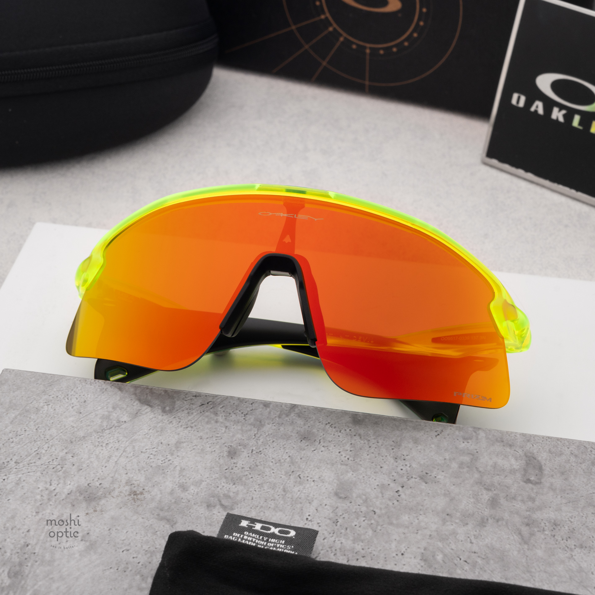 OAKLEY STUNT DEVIL OO9517-03 Matte Uranium Prizm Ruby