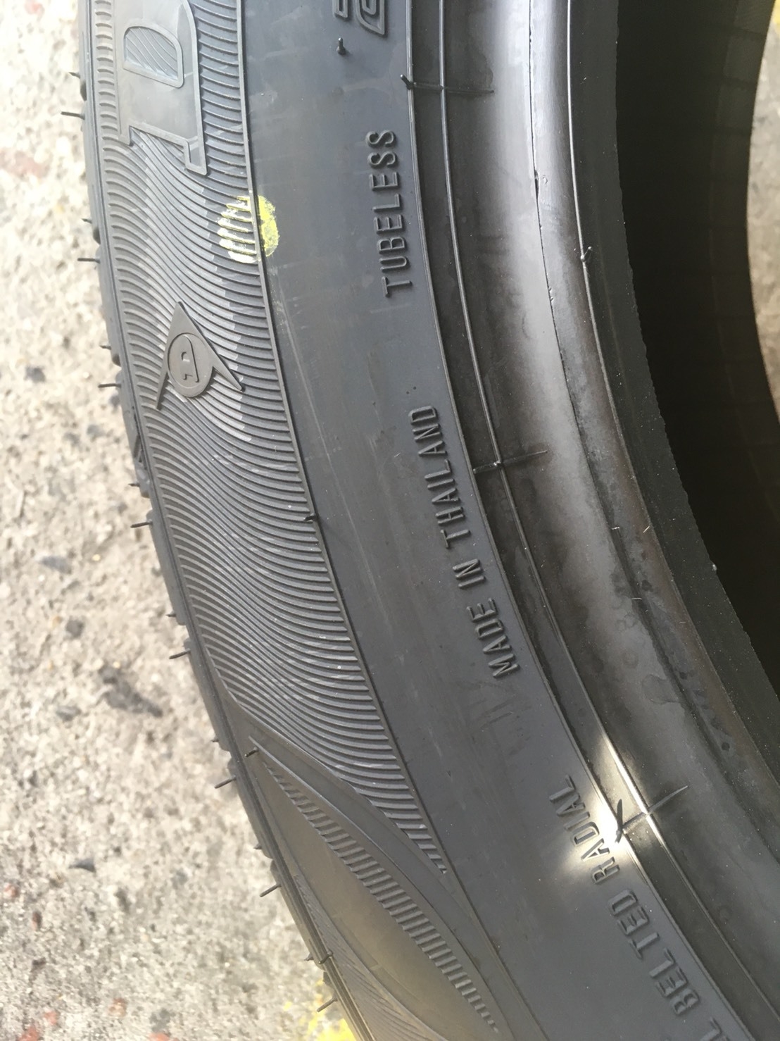 DUNLOP EC300 PLUS 215-55-17 ปี18 ซื้อ2แถม2 ปี18