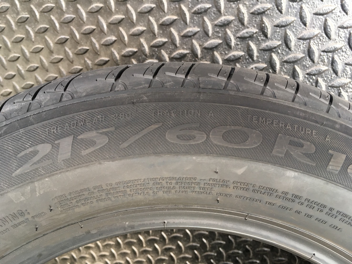 MICHELIN PRIMACY LC 215-60-16 เส้น 3750 ปี 18 ปกติ 4900