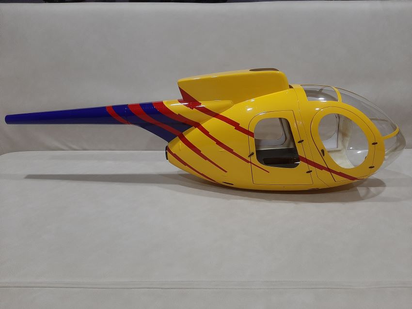 700 - MD500E Yellow Blue (working door)& Carbon/Metal Landing Skid