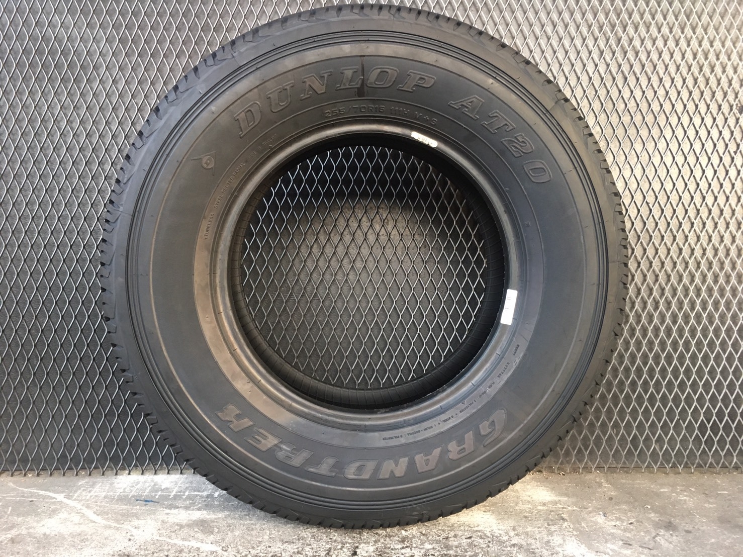 DUNLOP GRANDTREK AT20 255/70-16 ปี19 ราคาพิเศษ สำหรับ NAVARA