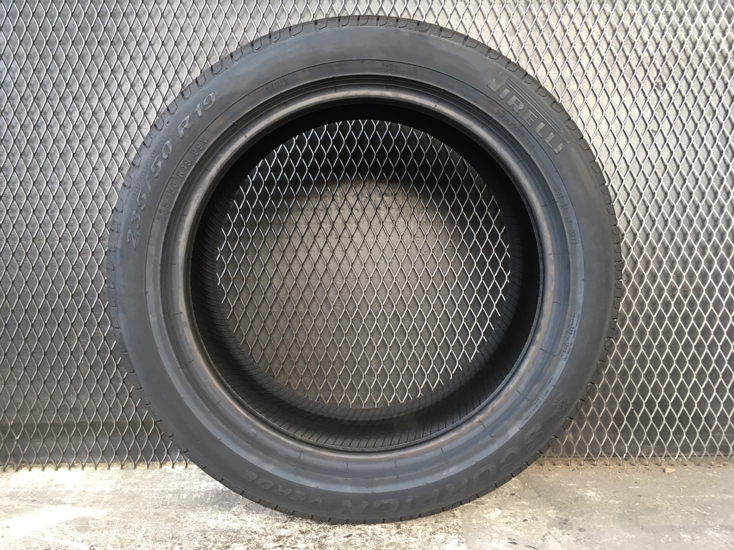 ยางใหม่ PIRELL SCORPION VERDE 235/50-19 เส้น 4500 ปกติ 9500