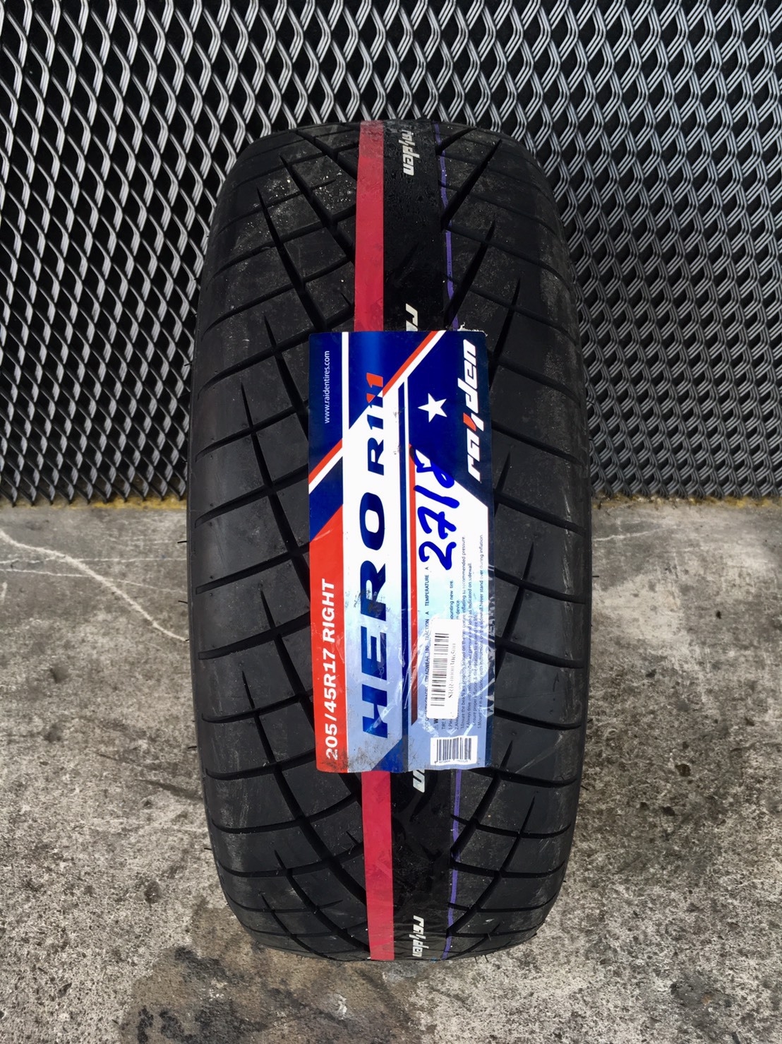 #แนะนำยางรถยนต์ ยี่ห้อ #HERO #R111 #คุณภาพดีเยี่ยม #ราคามิตรภาพ #สำหรับเก๋งขนานเล็ก ขอบ17"นิ้ว