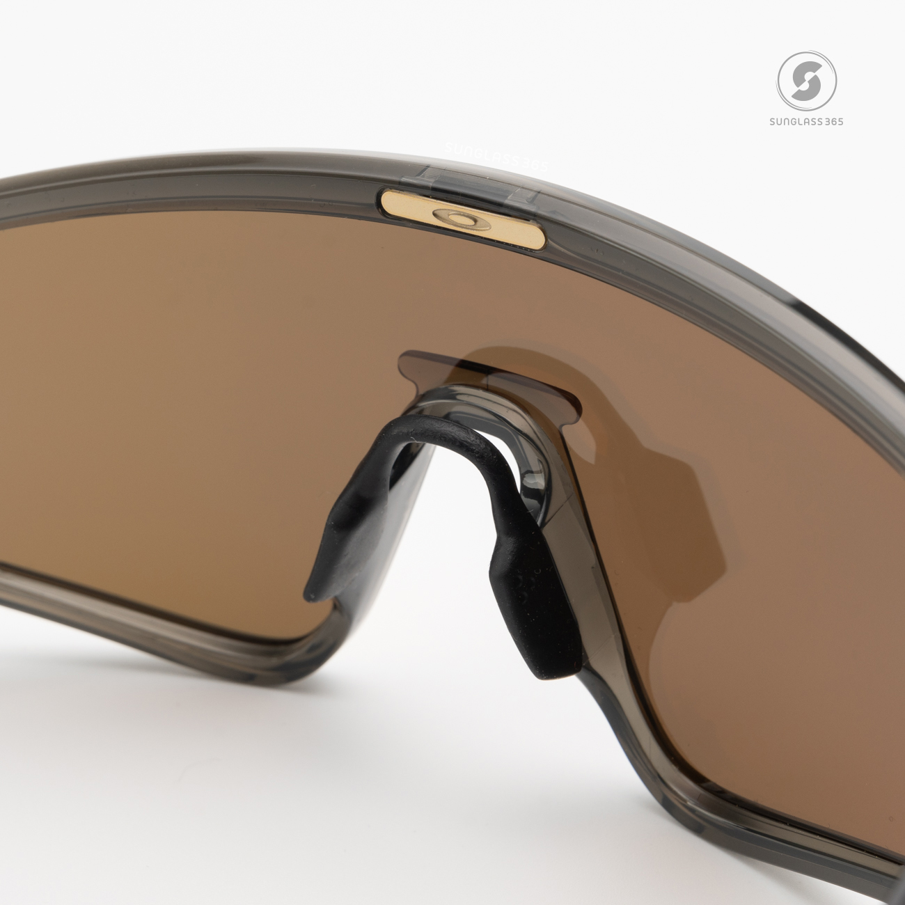 OAKLEY LATCH PANEL OO9404-05 Grey Smoke Prizm 24K