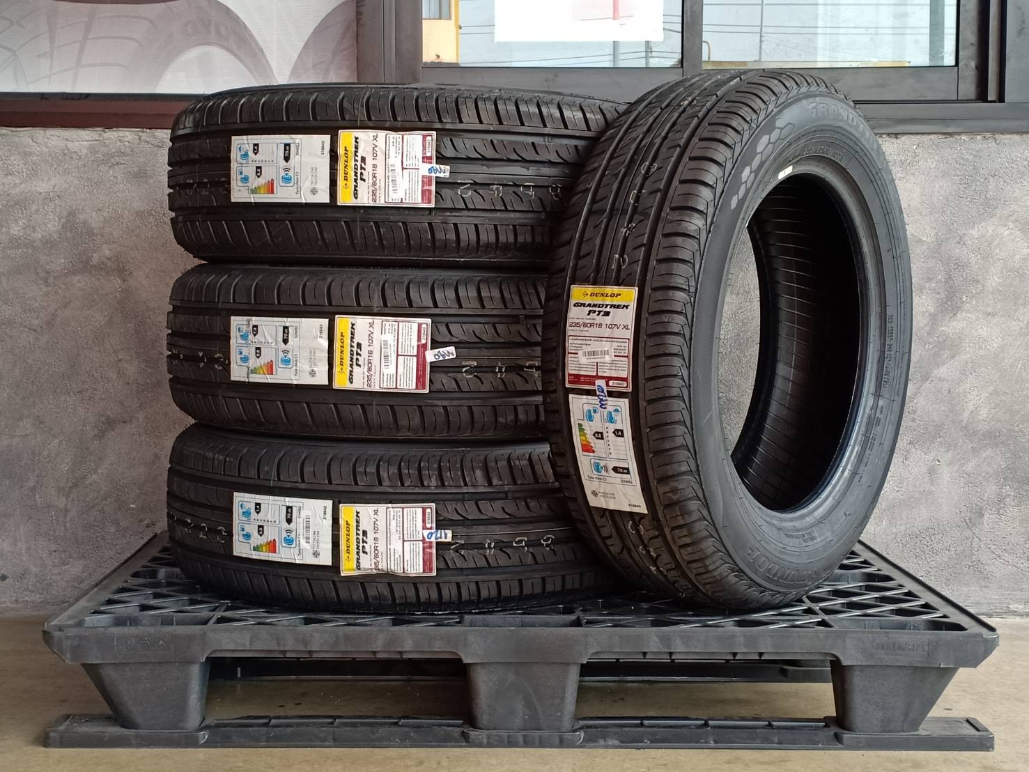 DUNLOP 235/60R18 GRANDTREK PT3 107V XL MADE IN THAILAND