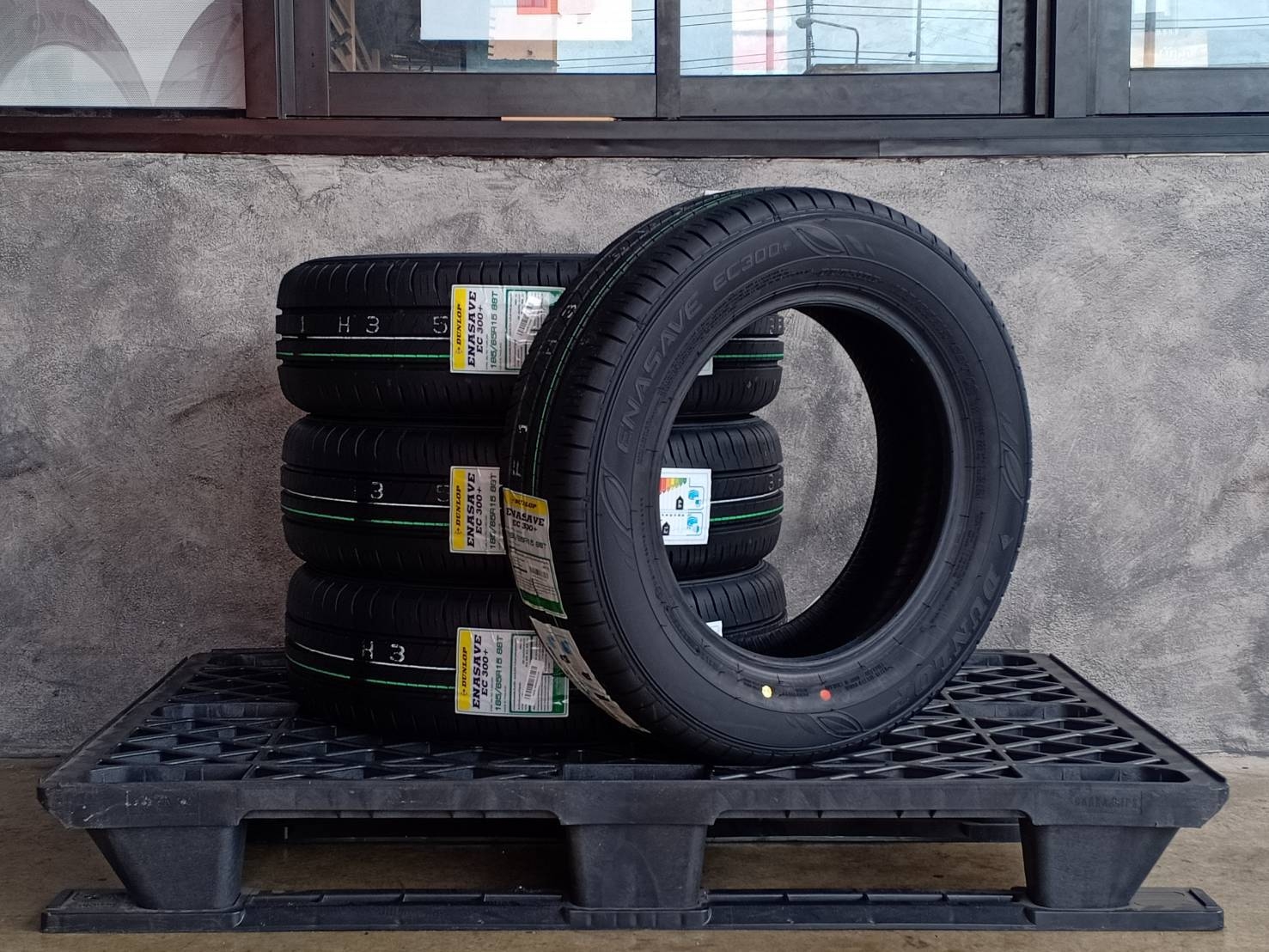 DUNLOP ENASAVE EC300PLUS 185/65R15 ปี20