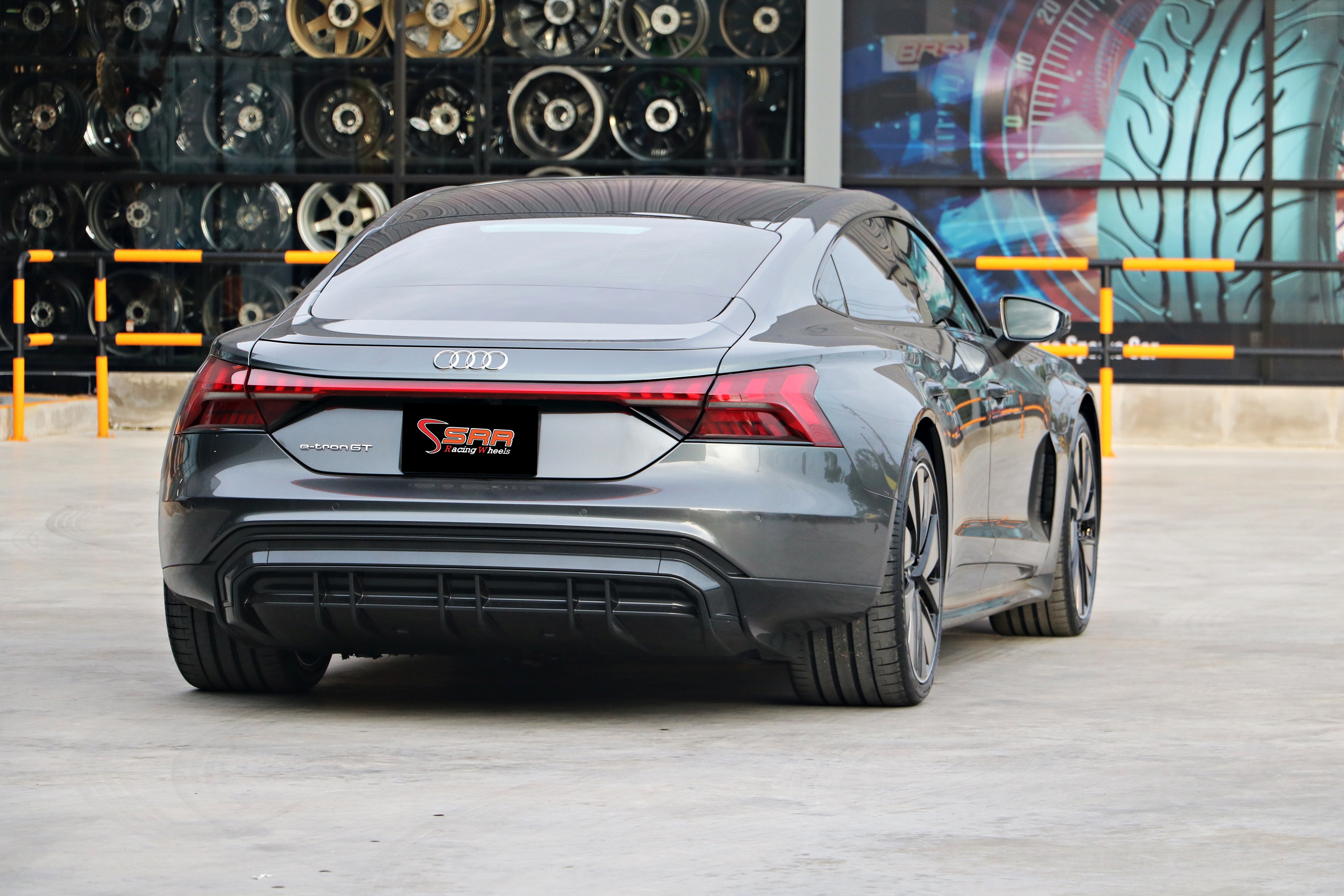 Pirelli Pzero PZ4 elt ปี24 ขอบ21