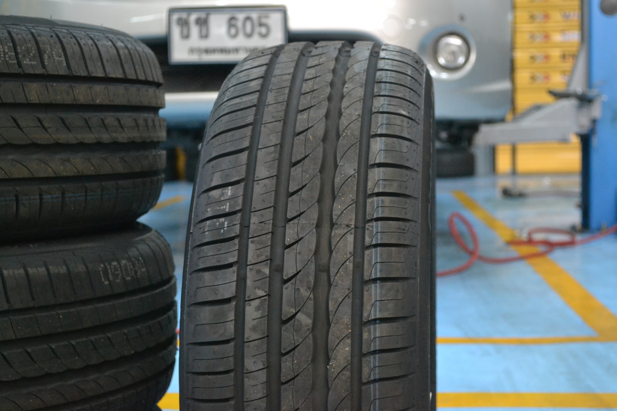 PIRELLI Cinturato P1 225/55R17 ซื้อ2แถม2 บริการติดตั้งฟรี