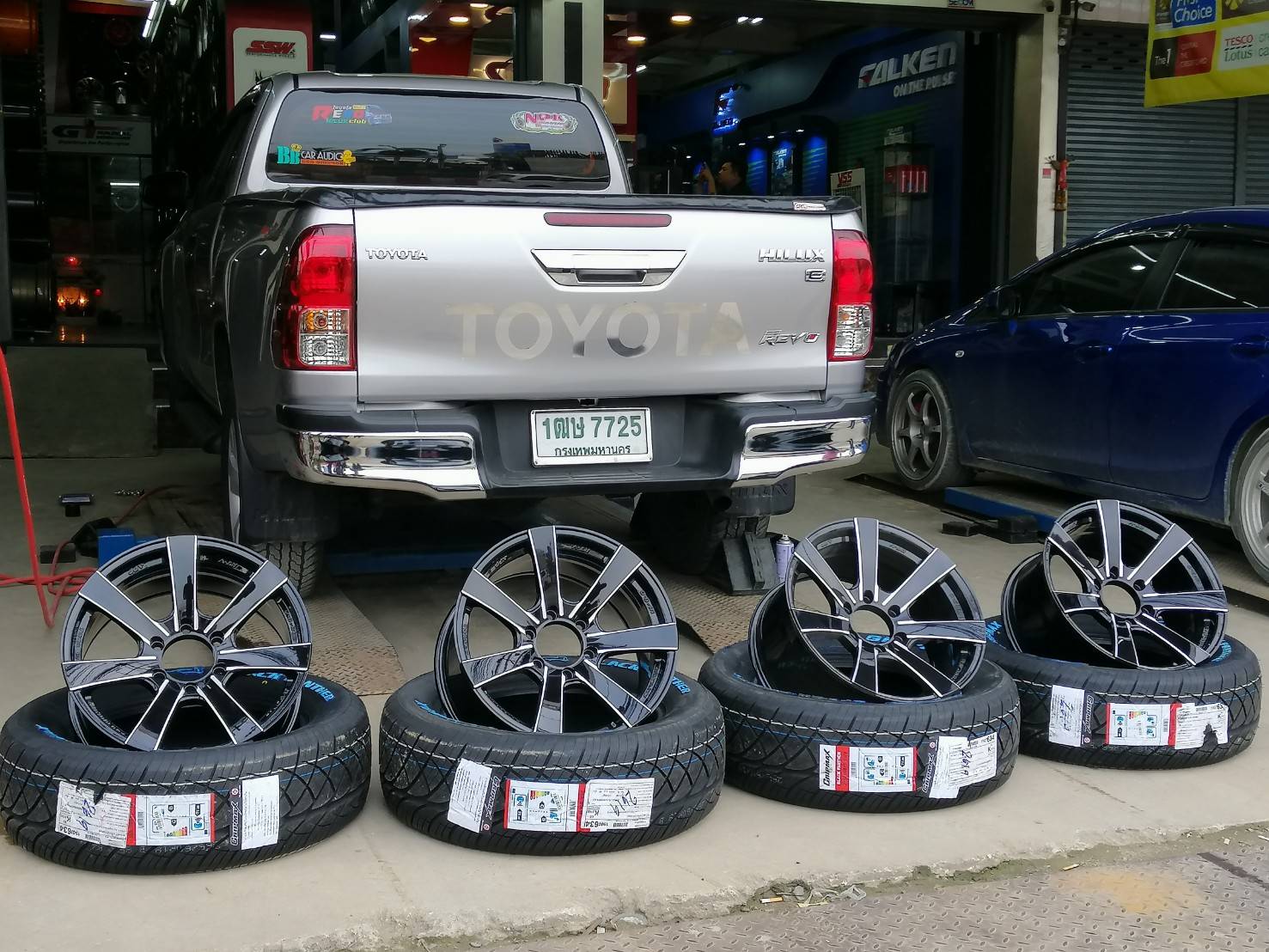 ล้อ RTV ขอบ18 พร้อมยาง ใส่ REVO ราคาพิเศษ