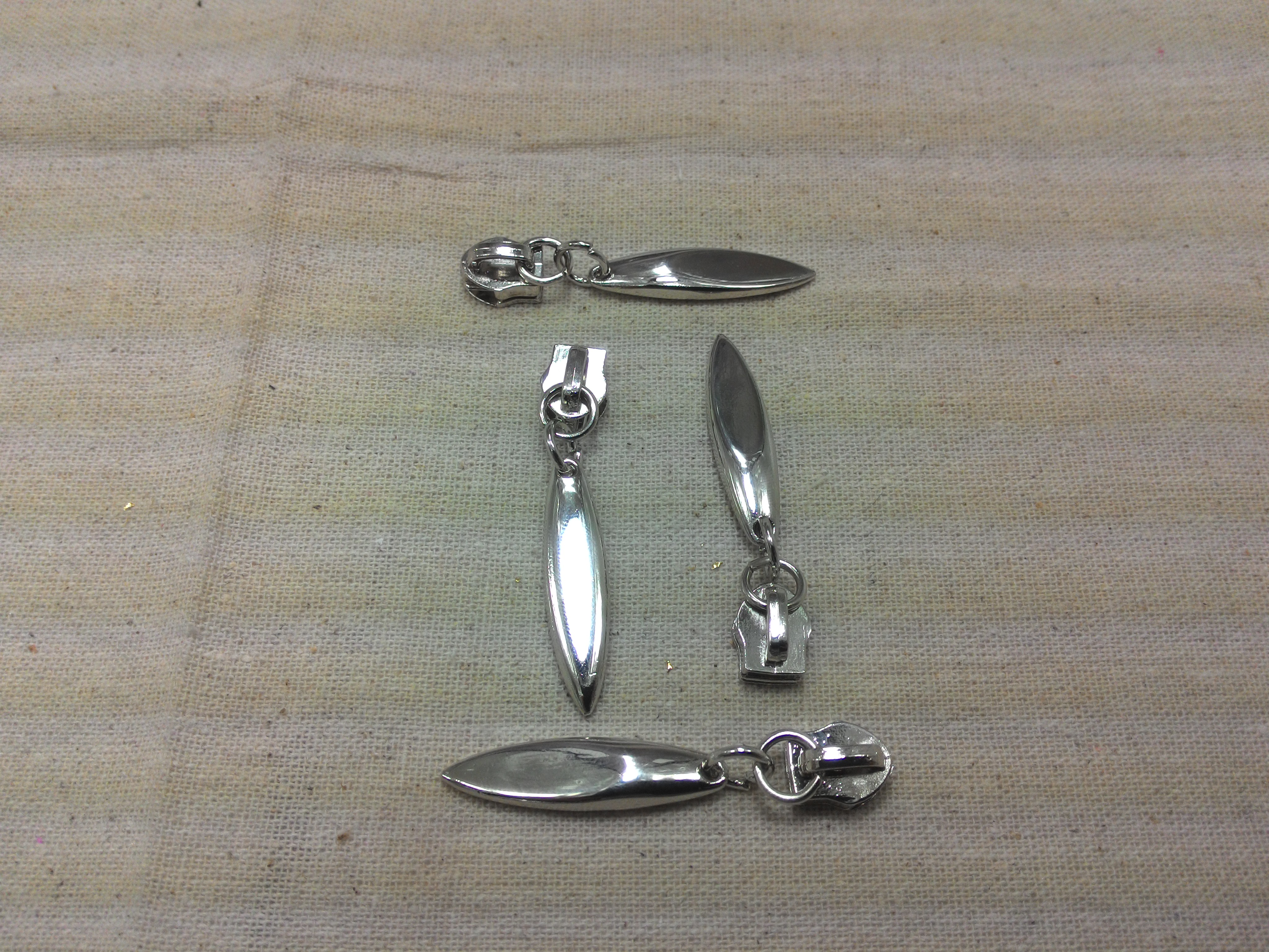 หัวซิบหางม้า เงิน