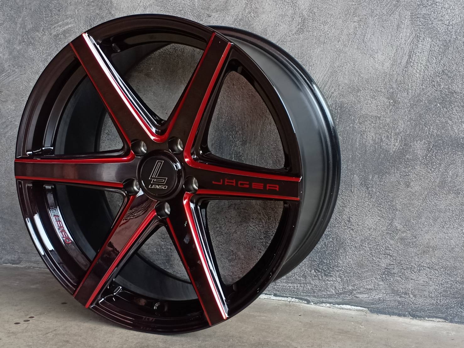 JAGER-CRAFT 18X8.5 5H114.3 ต้องการส่วนลดราคาพิเศษ กรุณาสอบถาม
