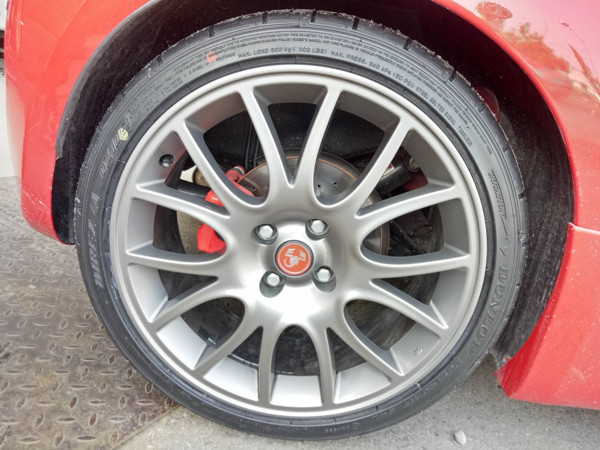 ยางใหม่ DUNLOP DZ102 205/40-17 เส้น 3250 ปกติ 4000 บาท