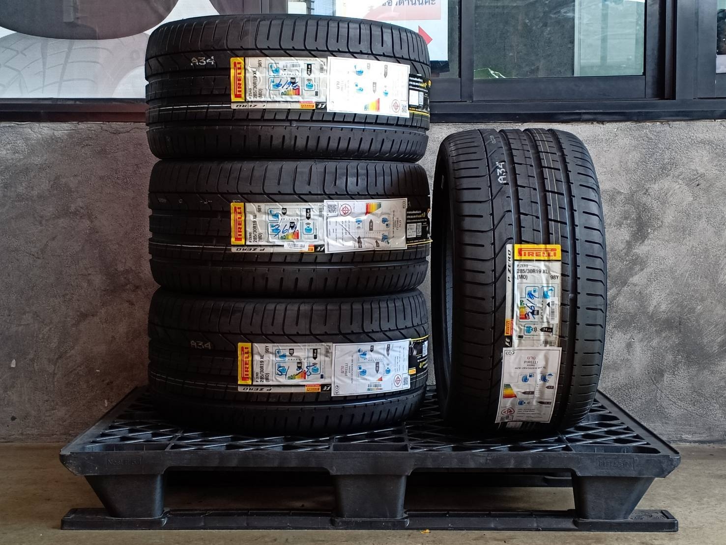 PIRELLI 285/30R19 P ZERO (MO) ราคาพิเศษ