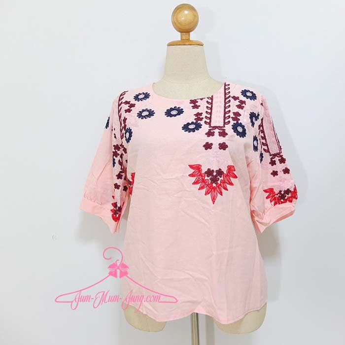 *อก46นิ้ว*เสื้อคนอ้วนผ้าฝ้ายสีโอรสปักลายดอกไม้ช่วงคอและแขนเสื้อ สวยน่ารักมากๆค่ะ