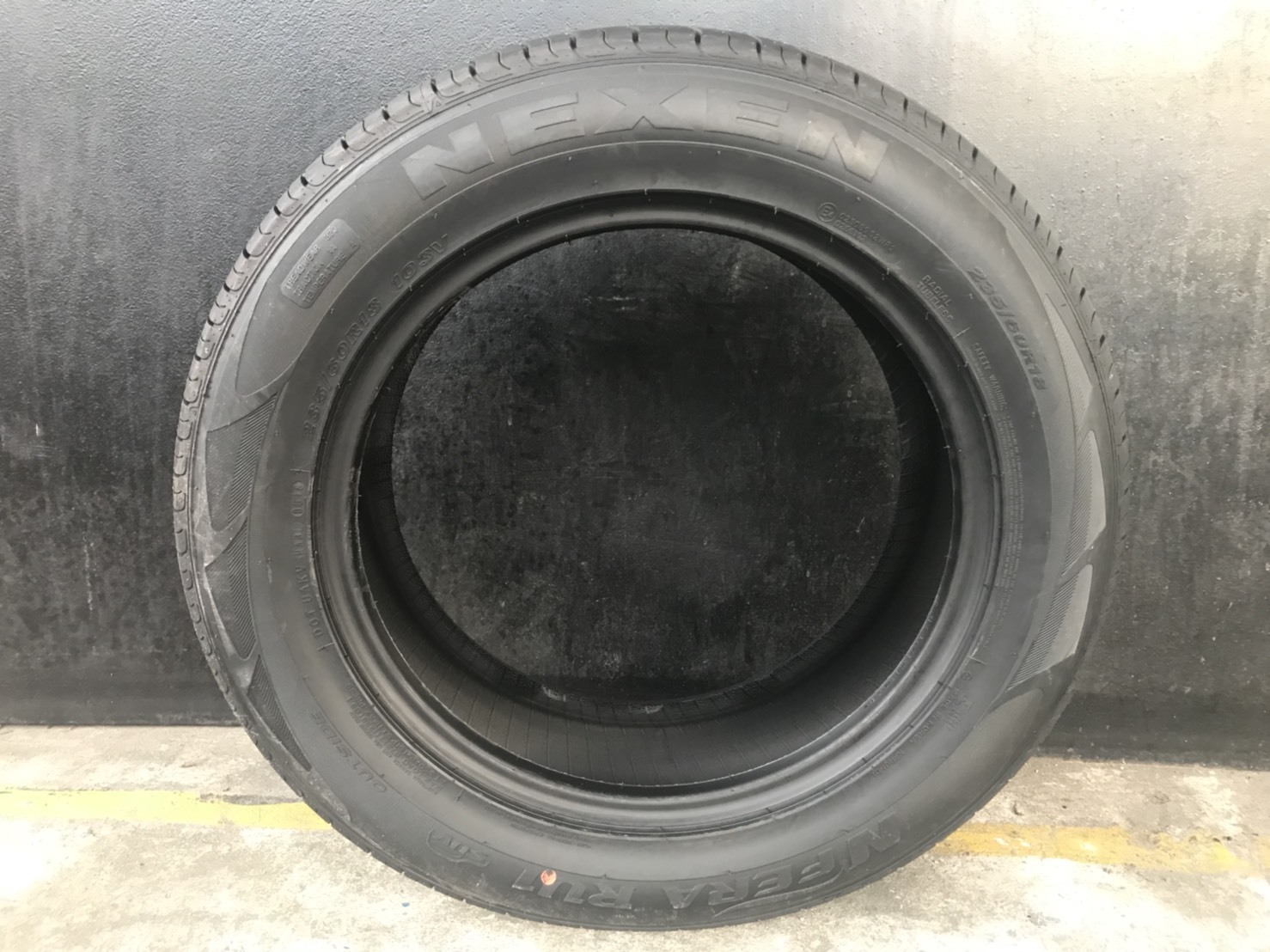 NEXEN RU1 235-60-18 เส้น 4500 ปี18