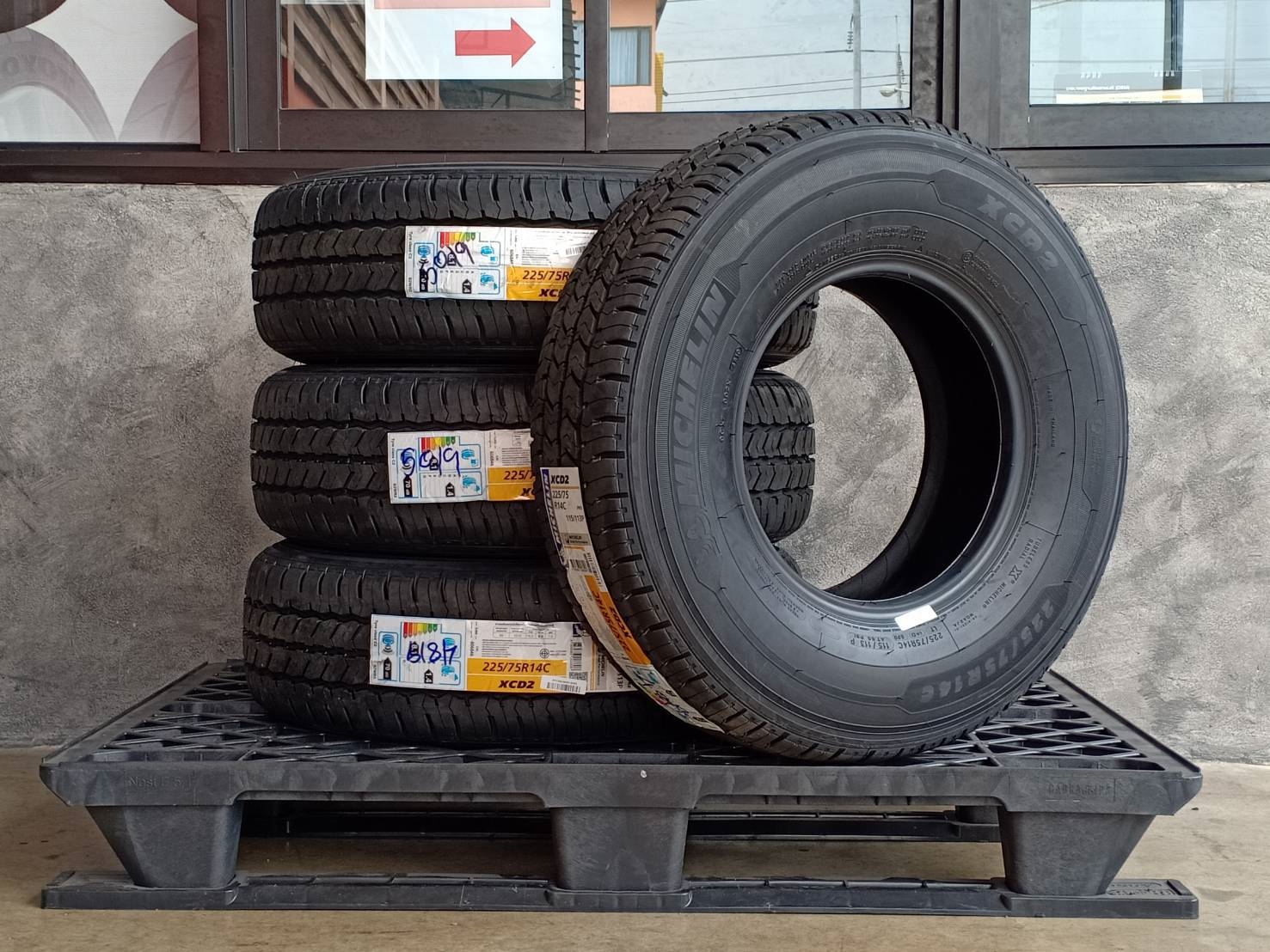 MICHELIN 225/75R14 XCD2 115/113P 8PR MADE IN THAILAND