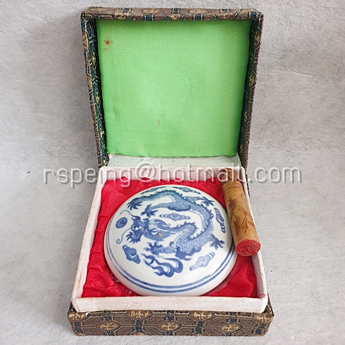 ตลับหมึกชาดและแท่งตราประทับ พร้อมกล่อง