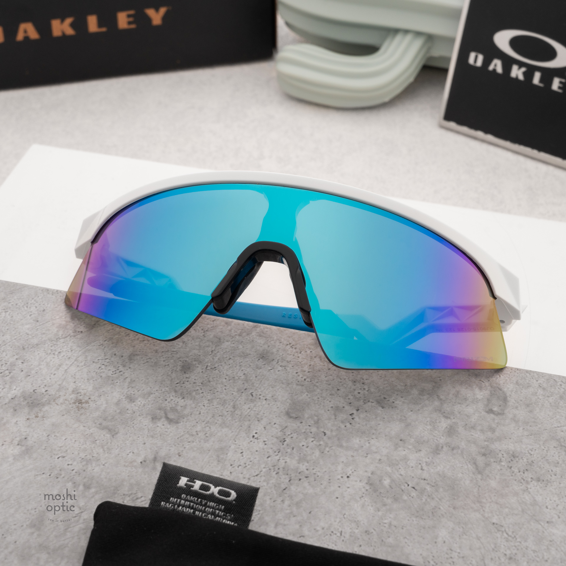 Oakley Resistor Sweep OJ9015-01 Polished White Prizm Sapphire