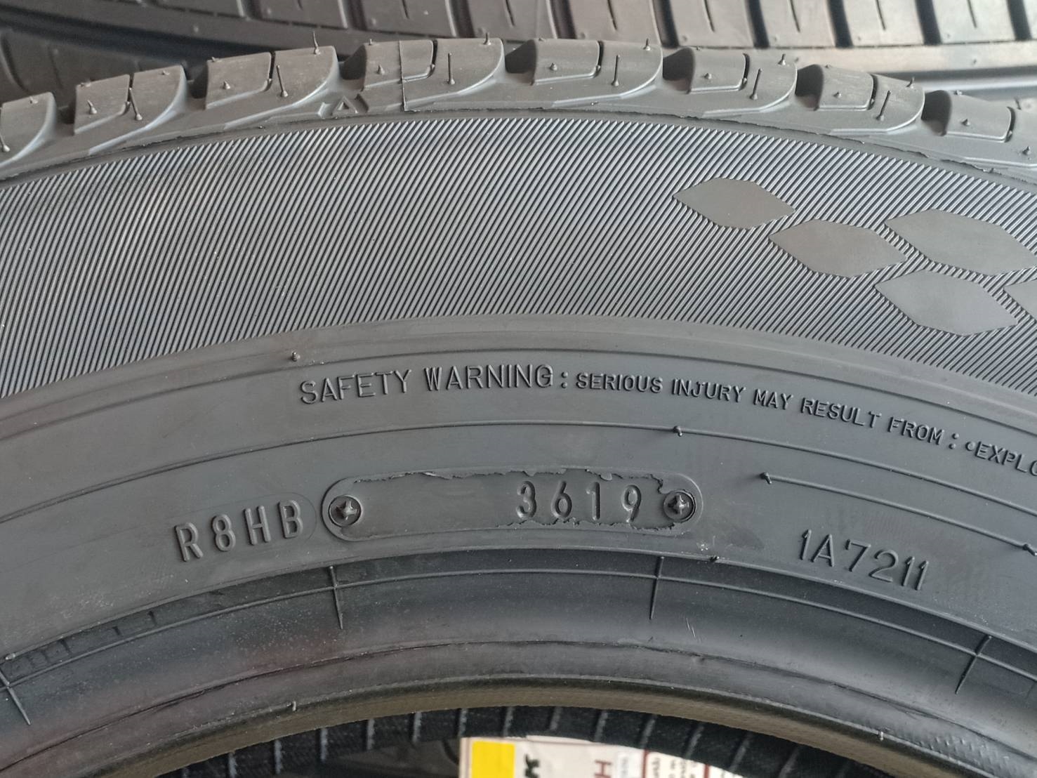 ยาางเขาใหม่ ลดราคา DUNLOP PT3 215/65R16 98H (ปี19)