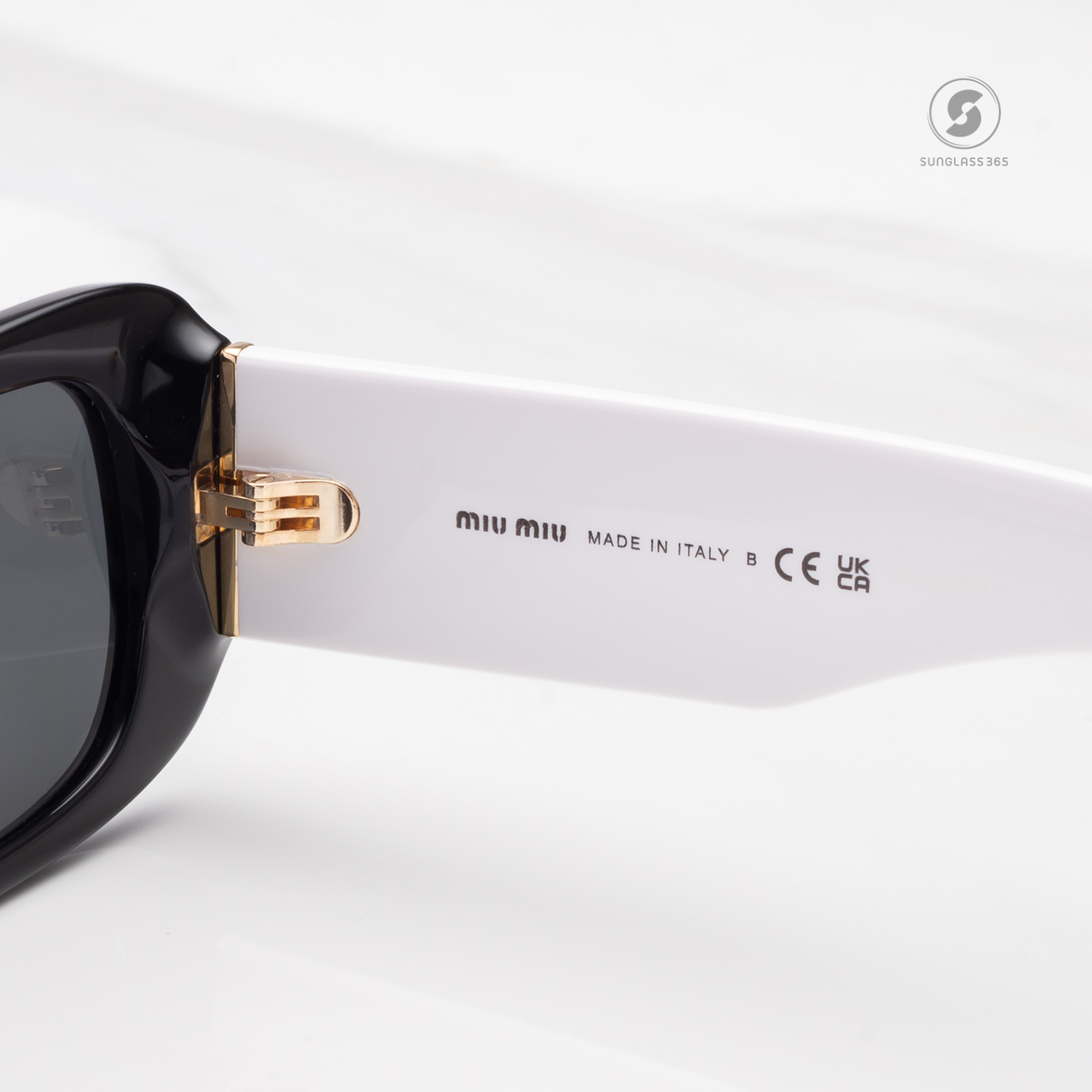แว่นกันแดด Miu Miu MU08YS 1AB5S0