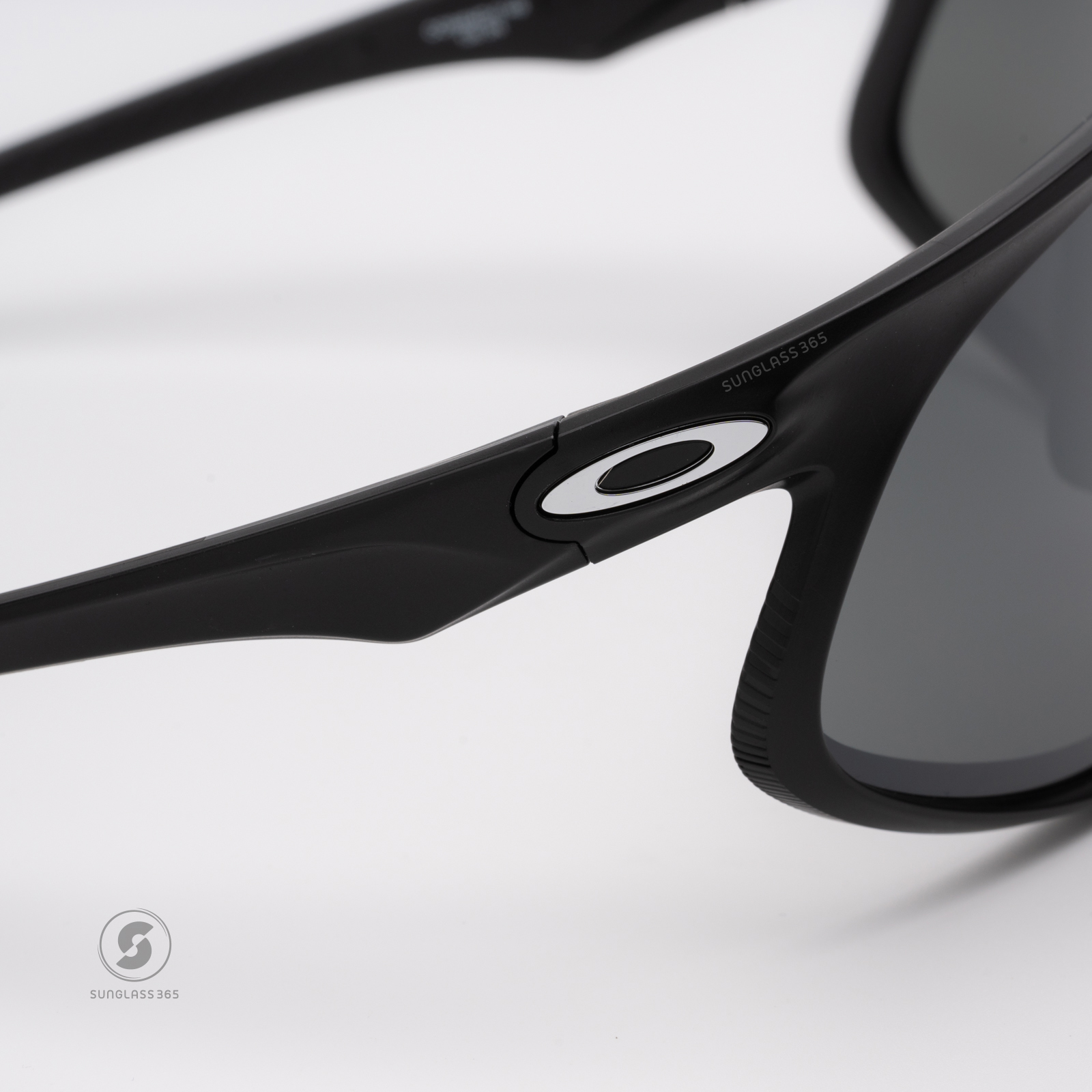 Oakley RSLV OO9484D-01 Matte Black Prizm Black