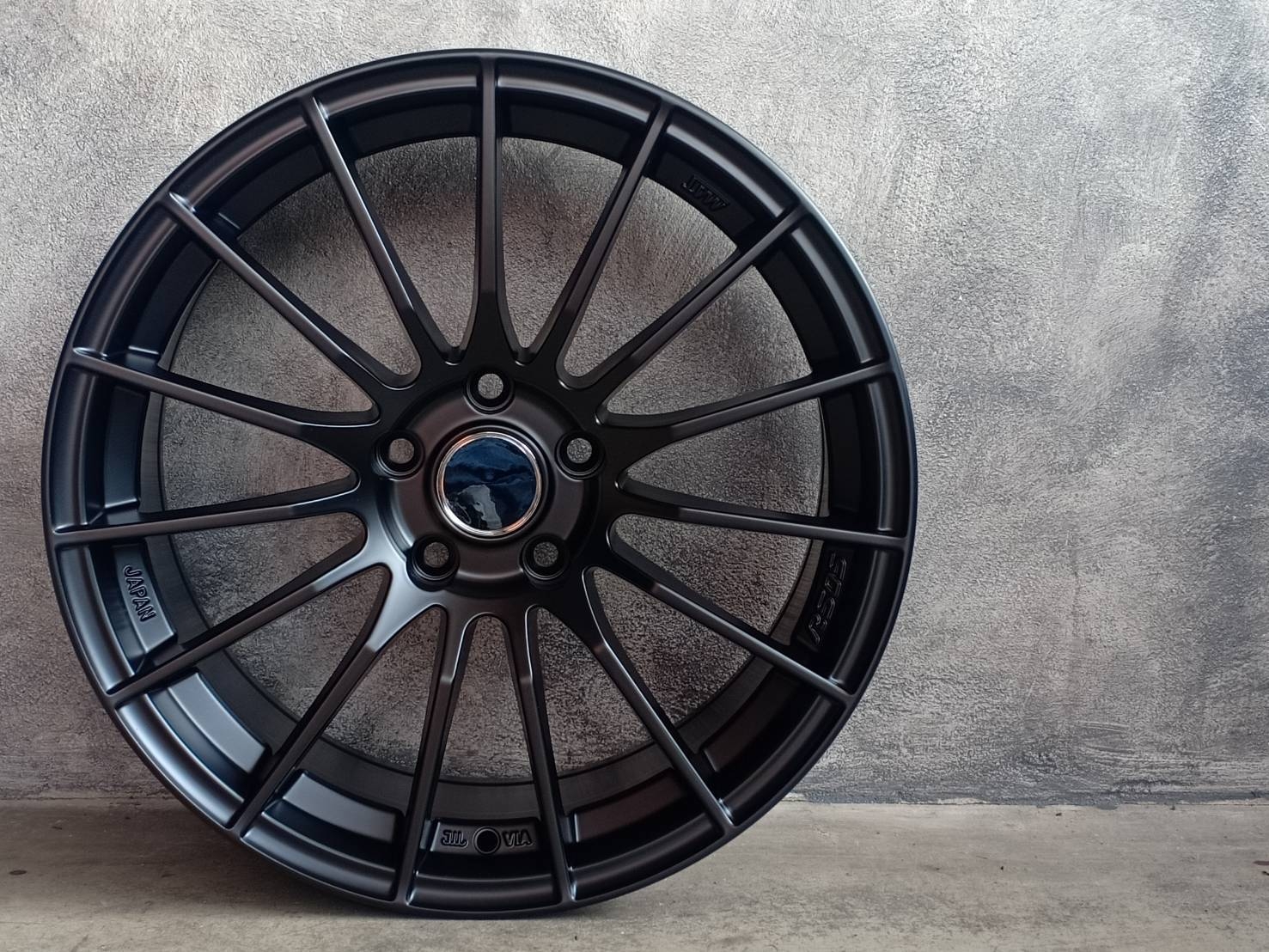 TK-RS 05 (TL-008) 18X8.5 5X114.3 35 73.1 BLACK FLAT