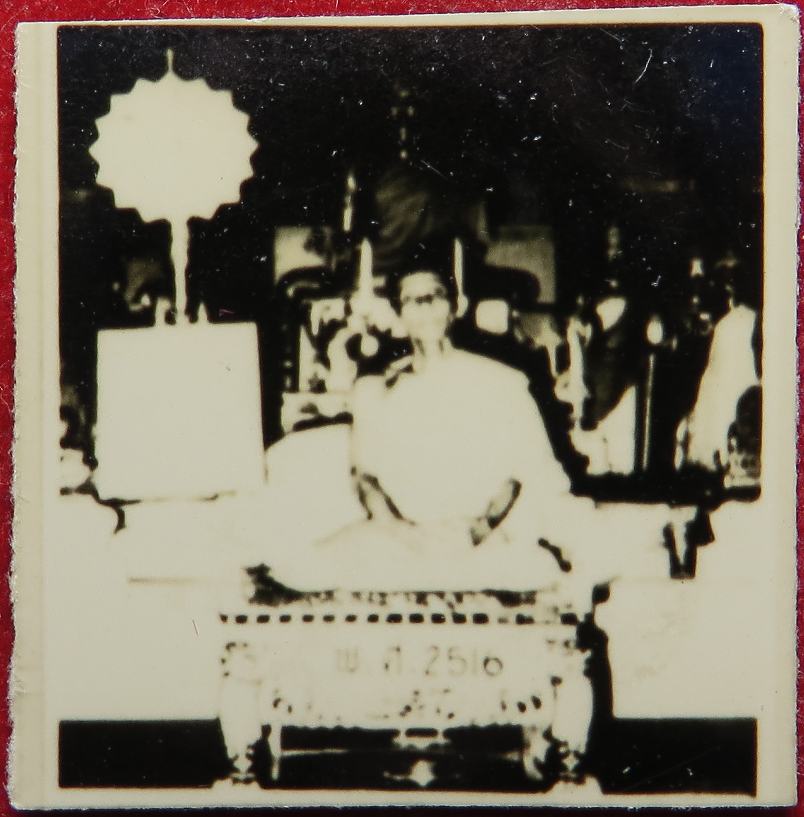 1864 (25) รูปถ่าย ผิวปรอท หลวงพ่อรัตน์ วัดบางบำหรุ จังหวัดกรุงเทพ ปี พ.ศ.2516 (หายาก) รูปจริง ผิวปรอท วิ่งเล่นแสงแวววาว (ส่งฟรี ทั่วประเทศ + รับประกัน พระแท้)